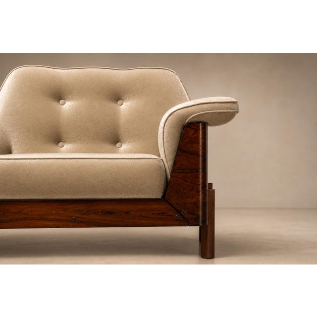 1960s Pair of Brazilian Modern Rosewood and Mohair Armchairs by Bertomeu, 1960s For Sale - Image 5 of 18