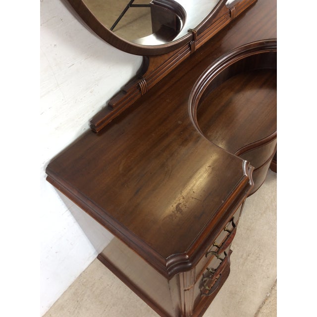 1930s Art Deco Vanity With 8 Dovetailed Drawers and Round Mounted Mirror For Sale - Image 5 of 18