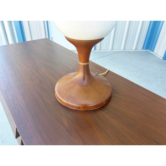 1960s Mid-Century Modern Tall Sculptural Walnut & Ceramic Table Lamp For Sale - Image 10 of 11