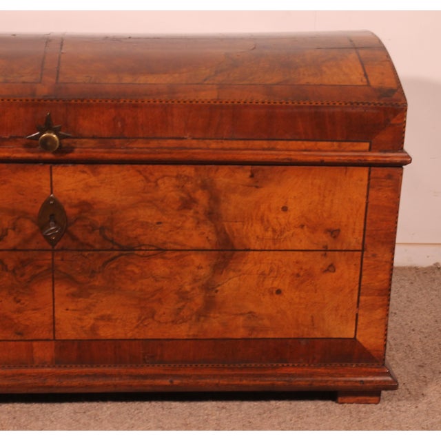 18th Century Walnut and Burl Chest For Sale - Image 3 of 14