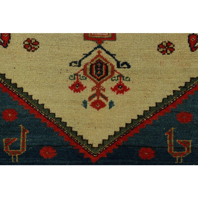 Early 18th Century Antique Persian Serapi Rug, Beige With Red Geometric Medallion - Rug & Kilim For Sale - Image 5 of 7