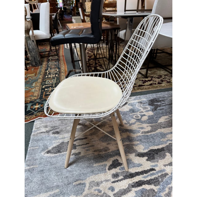 Mid-Century Modern Eames Style Wire Back With Eiffel Base Side Chair For Sale - Image 3 of 12