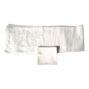 Beautiful Vintage Italian Embroidered Fine Linen Tablecloth W/8 Embroidered Linen Napkins.