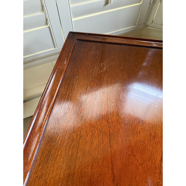 Vintage Mahogany Shell Carved Queen Anne Style Tea Table Attributed to Hickory Chair For Sale - Image 4 of 15