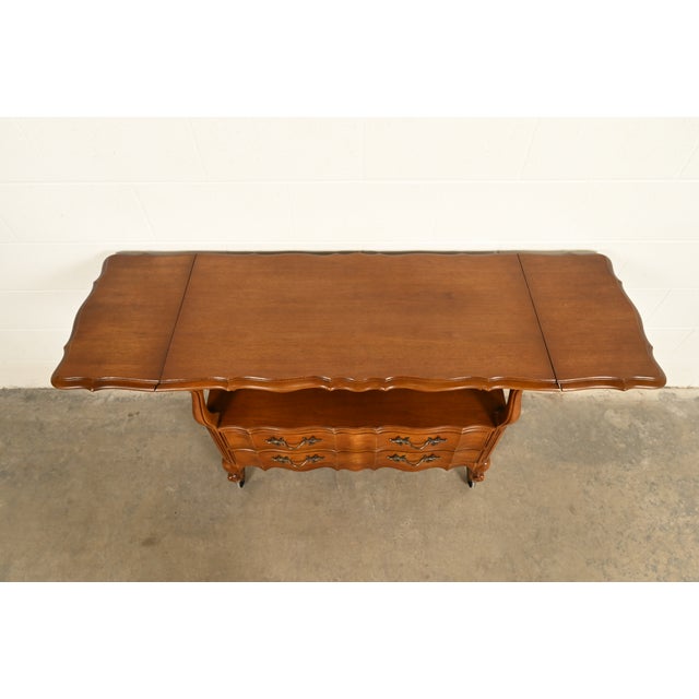 Thomasville French Provincial Louis XV Carved Walnut Buffet Server or Bar Cart, Circa 1970s For Sale - Image 10 of 17