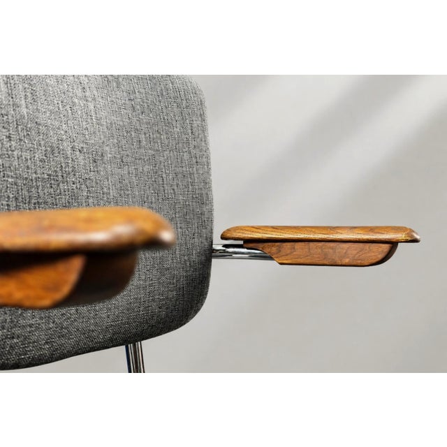 This industrial, swivel office chair was manufactured by the Swedish manufacturer Verkstads AB Lindqvist Motala during the...
