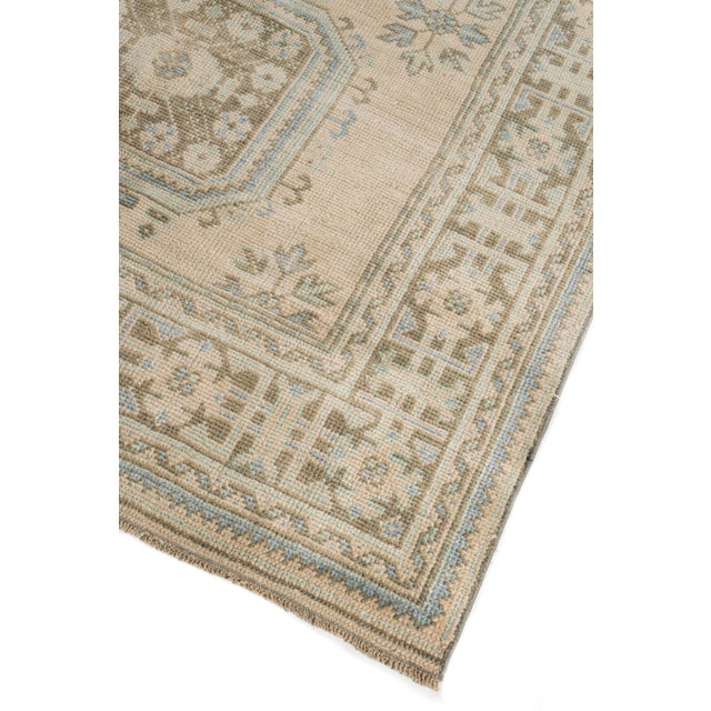 These attractive rugs are suitable for a wide variety of places, but the significant effect of Oushaks is that they bring...