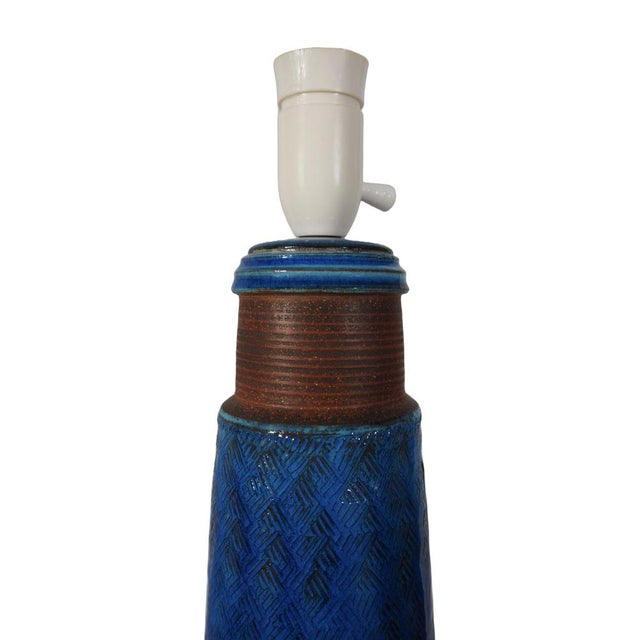 Danish Sculptural Stoneware Table Lamp in Terracotta and Cobalt Blue by Nils Kähler, 1950s For Sale - Image 4 of 14