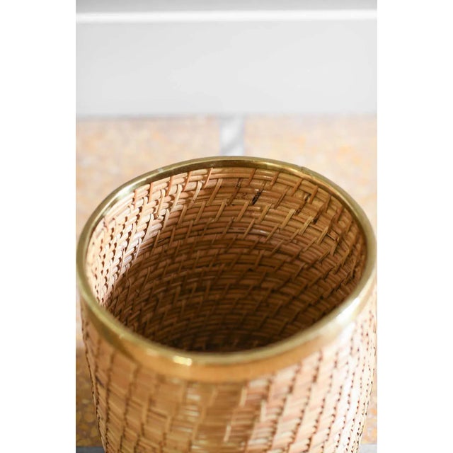 Wicker and Brass Vase Holder, 1980s For Sale - Image 4 of 5