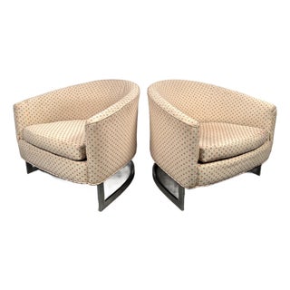 Mid 20th Century Pair of Chrome Strap Barrel Lounge Chairs Attributed to Finn Andersen for Selig For Sale