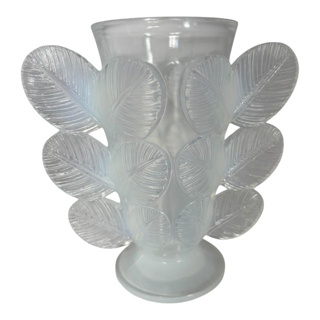 French Art Deco Pierre D’Avesn White Opalescent Glass Vase For Sale
