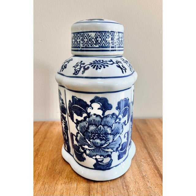 Chinoiserie Chinoiserie Blue and White Emperor Covered Ceramic Ginger Jar For Sale - Image 3 of 8