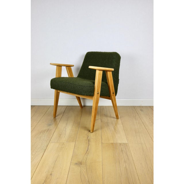 Vintage 366 Armchair in Olive Green Boucle from Józef Chierowski, 1970s For Sale - Image 4 of 13