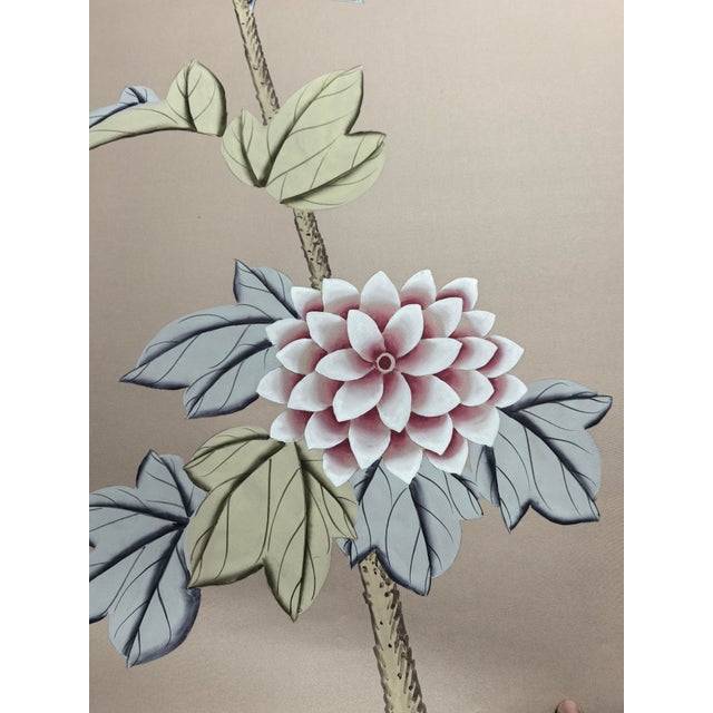If you love the look of De Gournay wallpaper but not the price, this is for you. Luxury Hand-Painted Silk Wallpaper |...