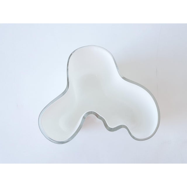 Aalto savoy vase, white. "Alvar Aalto - 3030" signature on the bottom. In excellent condition. The height of the vase is...