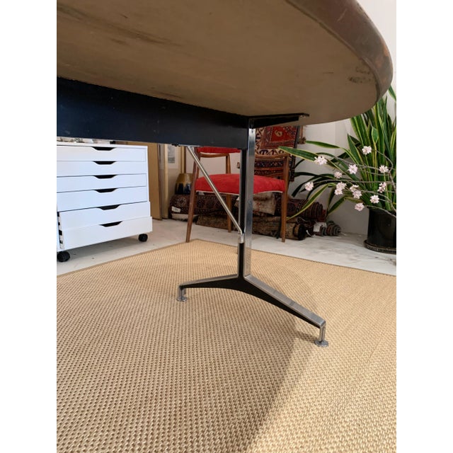 Mid 20th Century Oval Walnut Dining Table For Sale - Image 4 of 6