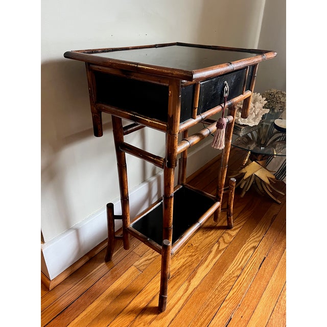 Chinoiserie Aesthetic Movement Bamboo and Lacquer Early 20th Century Side Table For Sale - Image 3 of 12