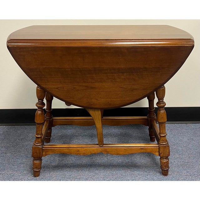 American Vintage 1940’s Splayed Leg Butterfly Drop Leaf Side Table For Sale - Image 3 of 7