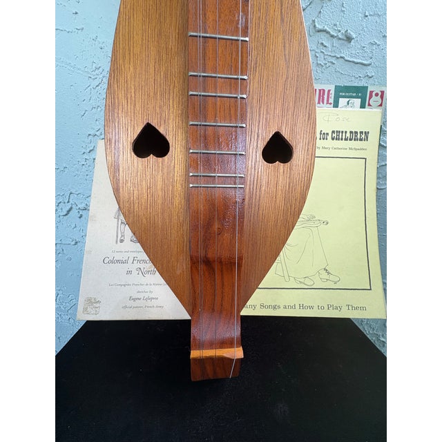 Vintage Handmade Hourglass Mountain Dulcimer With Heart Cutouts & Music Books For Sale In Orlando - Image 6 of 12
