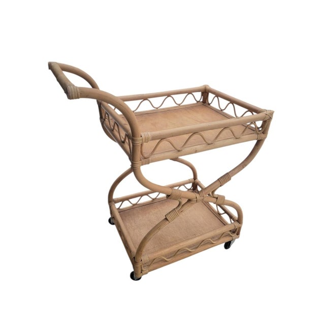 1980s Vintage Rattan Coastal Regency 2 Tier Light Blond Bar Cart For Sale - Image 5 of 7