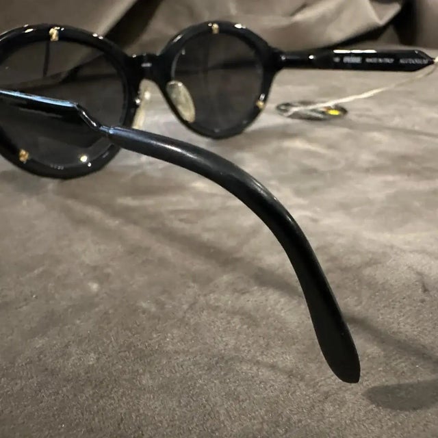 1980s Black Acetate Cat-Eye Sunglasses by Gianfranco Ferrè For Sale - Image 11 of 14