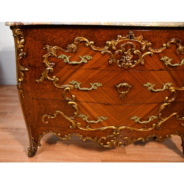 Brown 1880 Antique French Louis XV Burl Walnut & Walnut Marble Top Commode / Dresser For Sale - Image 8 of 18