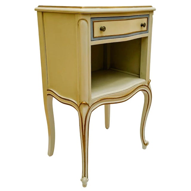 Mid-20th Century Drexel Touraine French Provincial Louis XV Style Crème Peinte Nightstands - A Pair For Sale In San Diego - Image 6 of 18