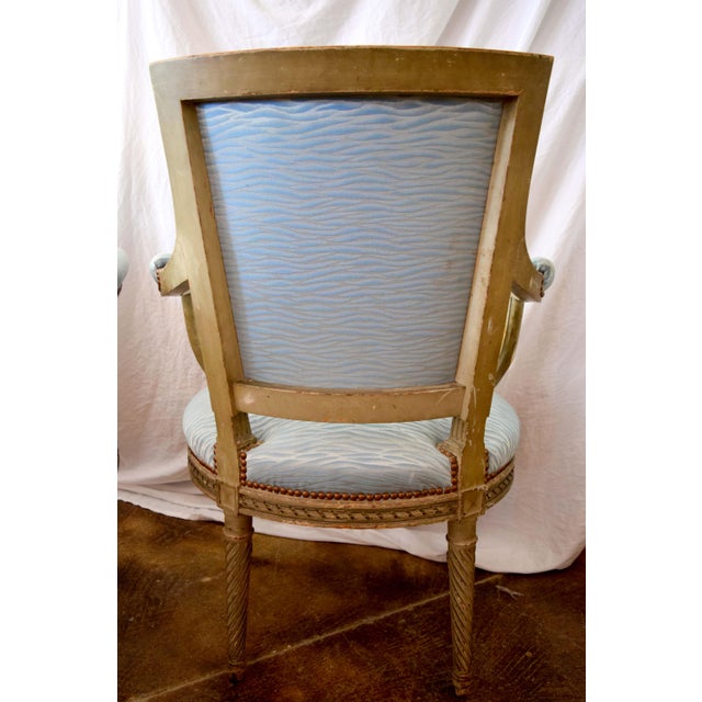 French 19th Century Pair of Louis XVI Bright Blue Printed Armchairs, 2 Pieces For Sale - Image 3 of 7