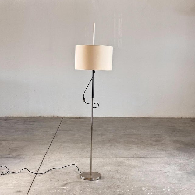 380 Floor Lamp by Giuseppe Ostuni & Renato Forti for Oluce, 1960s For Sale - Image 3 of 18