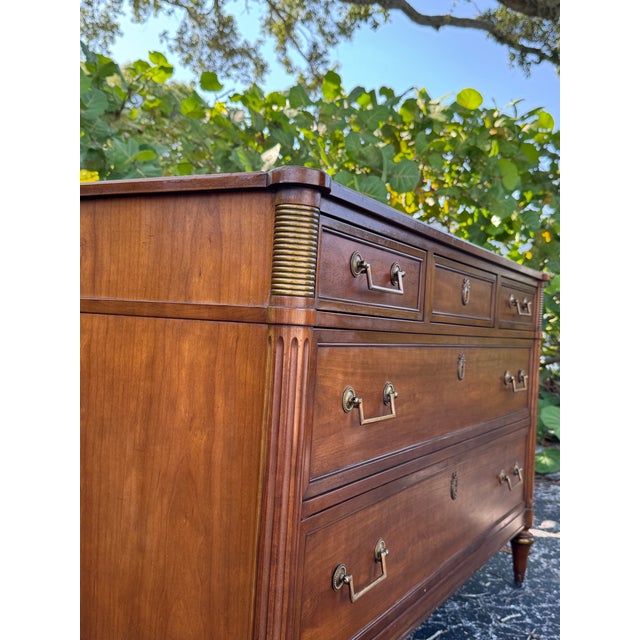 1980s Vintage Kindel Neoclassical Walnut Seven-Drawer Dresser With Fluted Columns & Brass Hardware For Sale - Image 5 of 7