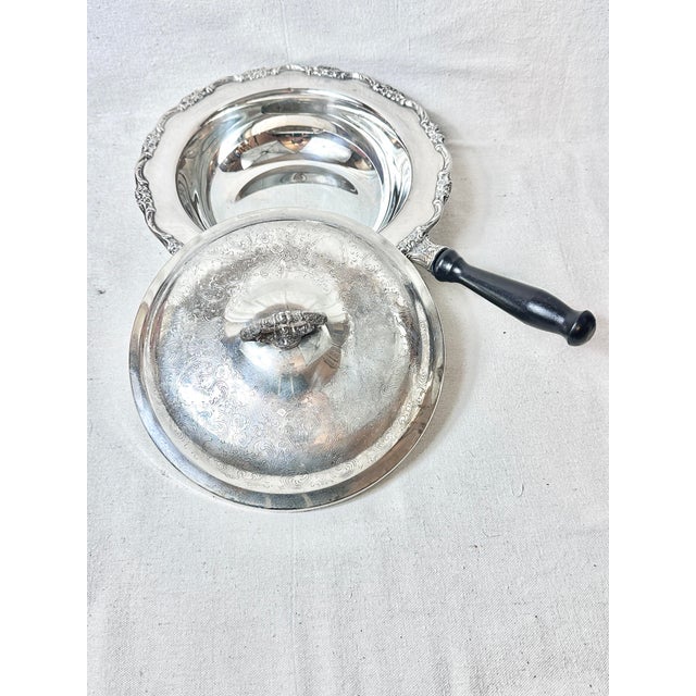 Traditional Vintage Oneida Silver Plated Chafing Dish For Sale - Image 3 of 8