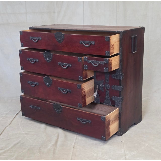 Antique Early 1900s Meiji Period Japanese Pine/Elm Tansu Chest With Iron Hardware For Sale In Denver - Image 6 of 16