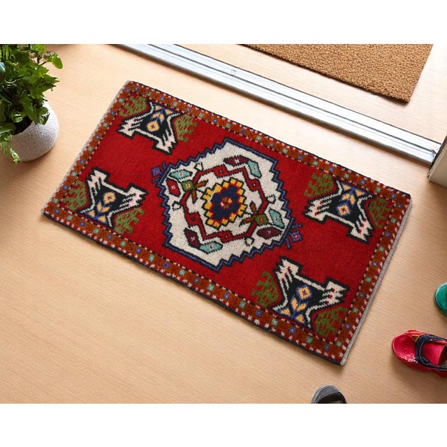 Turkish 1980 Hand Made Mat Small Turkish Rug - 1′9″ × 3′1″ For Sale - Image 3 of 12