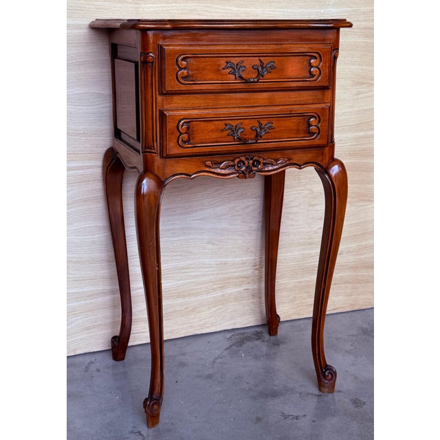 French Bedside Tables with Cabriole Legs, 1950s, Set of 2 For Sale In Miami - Image 6 of 11