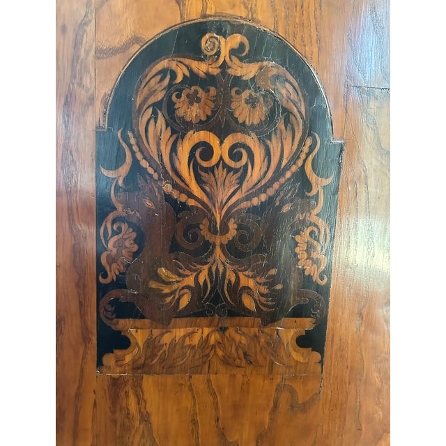 17th Century William and Mary Oyster Walnut and Seaweed Marquetry Chest on Stand For Sale - Image 4 of 8