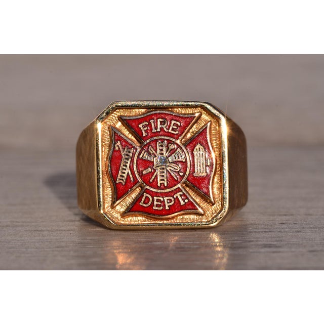 Contemporary The 129th Avenue: Enameled Fire Fighters Ring in Yellow Gold For Sale - Image 3 of 10