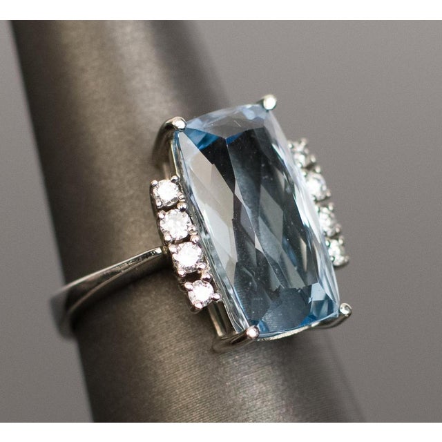Blue 18k White Gold Aquamarine and Diamond Ring Vintage For Sale - Image 8 of 11