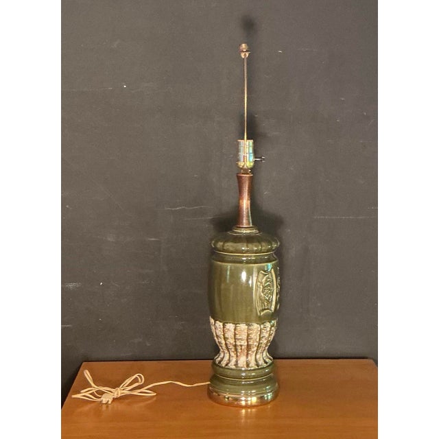Royal Haeger Vintage Mid Century Modern Olive Green Ceramic Table Lamp 1950s Retro Pottery Light For Sale - Image 4 of 12