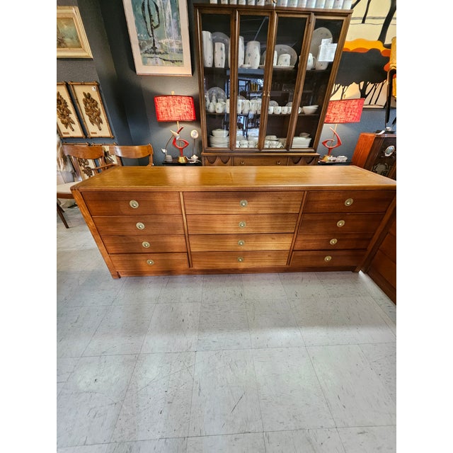 Mid-Century Modern 1960s D-Scan Dresser Set. 12 Drawer LowBoy and Gentlemans Dresser Set, 2 Pieces For Sale - Image 3 of 9