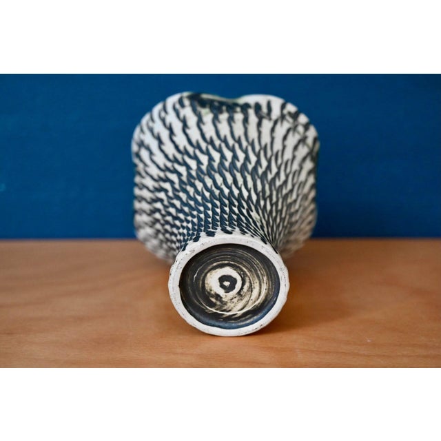 1970s Vintage Corolla Vase, 1970s For Sale - Image 5 of 7