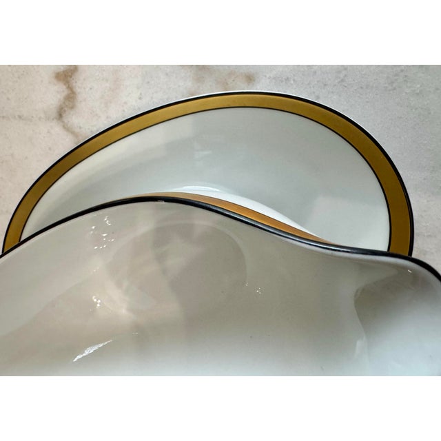 Mid-Century Modern Vintage Hutschenreuther Selb Bavaria Classica Gravy Boat Attached Underplate Gold Trim Pasco For Sale - Image 3 of 10