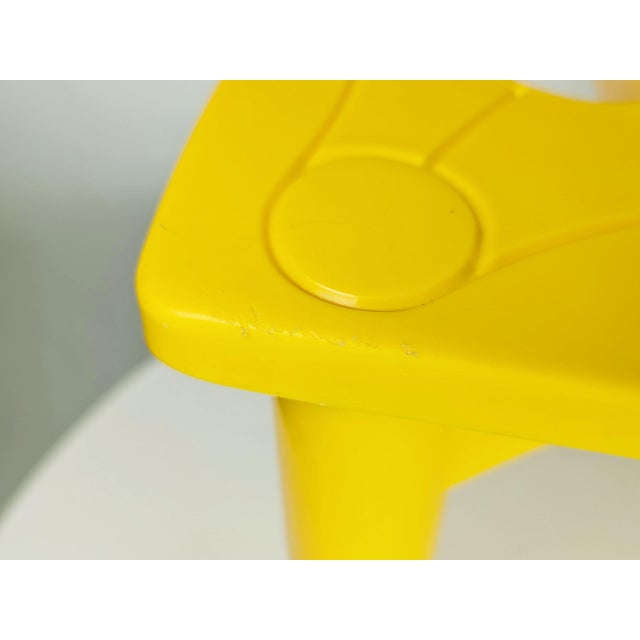 Kartell Yellow Plastic K 4860 Chair by A. Castelli Ferrieri for Kartell, 1978 For Sale - Image 4 of 10