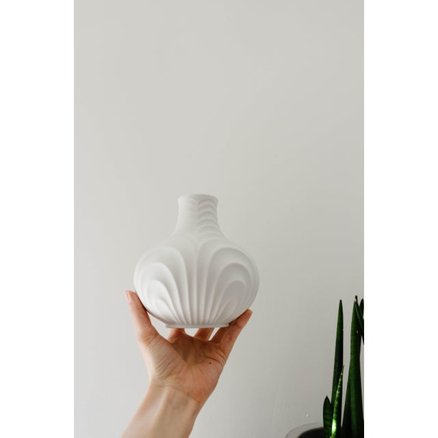 Mid-Century Modern Matte White Porcelain Vase by Heinrich Germany For Sale - Image 10 of 12