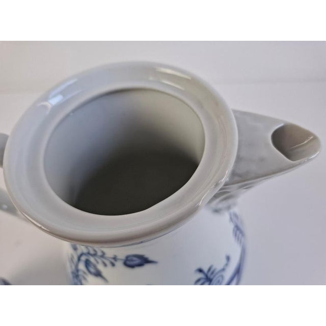 Vintage Czech Blue Onion Porcelain Cibulák Teapot from Dubí, 1970s For Sale - Image 6 of 18