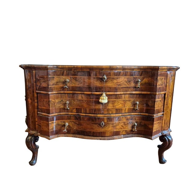 Baroque Inlaid Walnut and Burl Wood Commode with Serpentine Front and Cabriole Legs, 1780s For Sale - Image 17 of 17