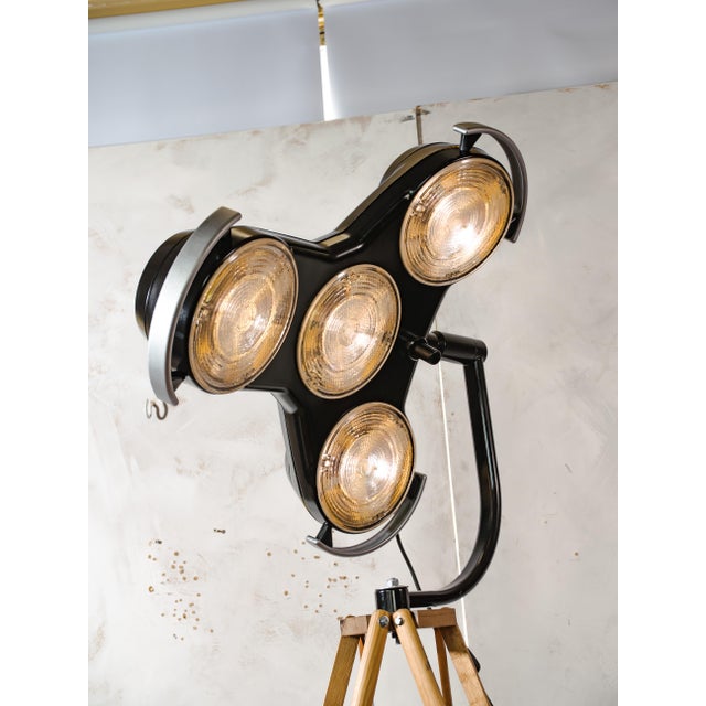 2004 Four-Lens Shadowless Surgical Lamp on Army Crutch Tripod from Heraeus Hanaulux, 1990s For Sale - Image 13 of 18