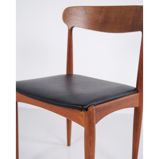 Set of 6 scandinavian dining chairs produced by uldum møbelfabrik in the 1960s. The chairs are made in teak and reflect...