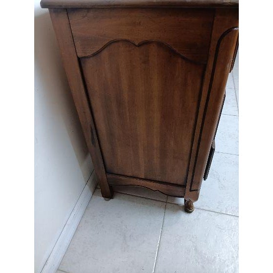 1980s Dixie Wood Dresser French Provincial 10 Drawer Cherry For Sale In Naples, FL - Image 6 of 9