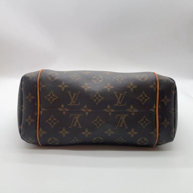 Louis Vuitton Louis Vuitton Shoulder Bag Tote For Sale - Image 4 of 18