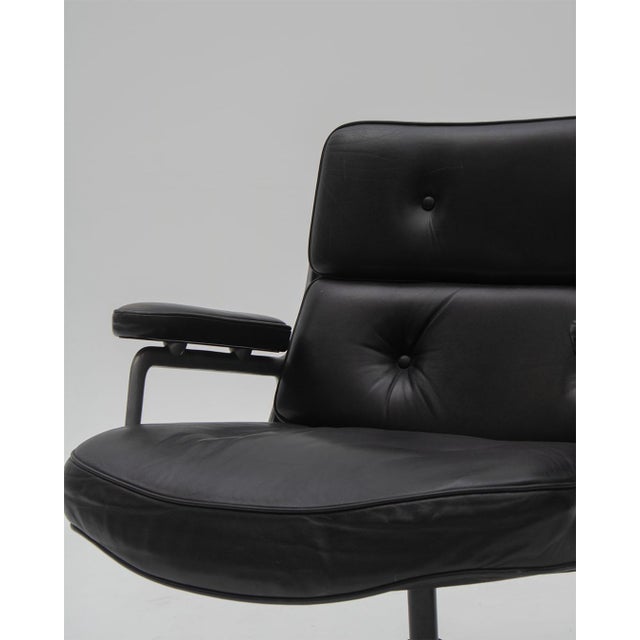 Metal ES105 Lobby Armchair by Charles & Ray Eames for Vitra, 1960s For Sale - Image 7 of 10